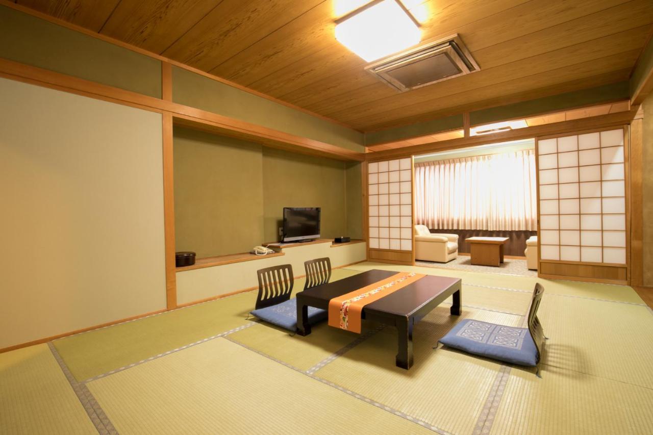 קוצ'י Hotel Takasago מראה חיצוני תמונה